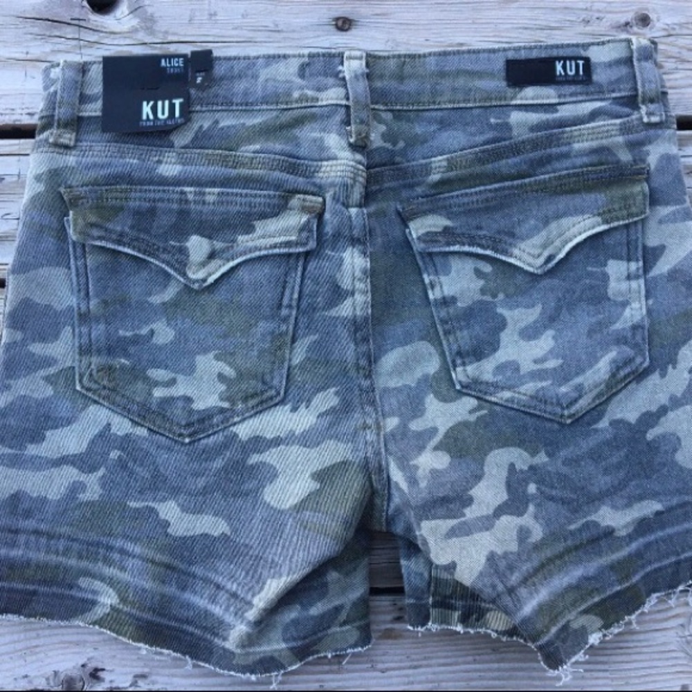 KUT From The Cloth Alice camo shorts size 2 women’s